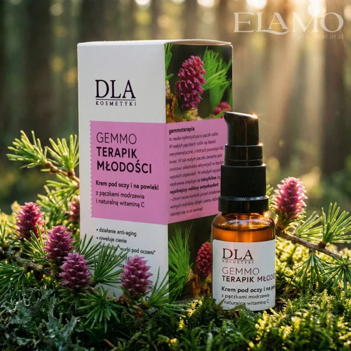 Produkt Gemmoterapik Młodości sfotografowany w naturalnym środowisku leśnym na mchu, w promieniach słońca.