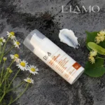 Kuracja regenerująca krem na noc Kosmetyki DLA – butelka airless, rumianek (Chamomilla recutita) i lipa (Tilia cordata), próbka kremu.