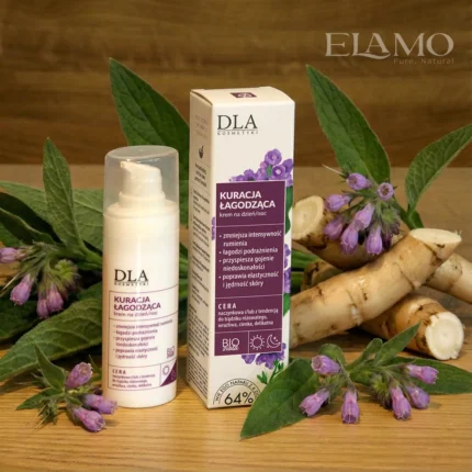 Kuracja Łagodząca Krem DLA Kosmetyki – butelka airless i pudełko na lnianym tle z żywokostem lekarskim (korzeń i kwiaty)