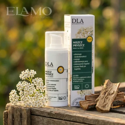 Niszcz Pryszcz krem na dzień – butelka airless i opakowanie w plenerze, krwawnik i kora wierzby w aranżacji