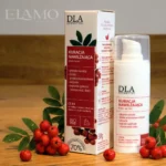 Opakowanie typu airless kremu Kuracja Nawilżająca Kosmetyki DLA stojące na drewnianym blacie