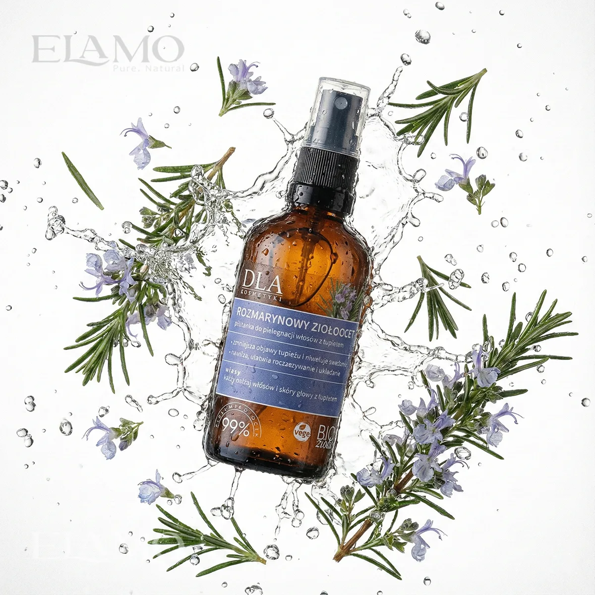Butelka Rozmarynowego Ziołooctu otoczona wodą i kwiatami rozmarynu, symbolizująca świeżość.