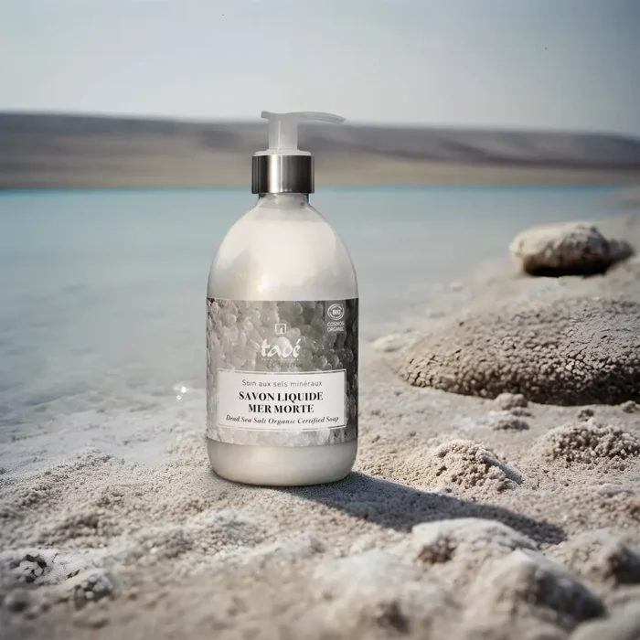 mydło solankowe w płynie w butelce z dozownikiem nad morzem martwym