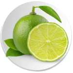 Zielona limonka z liśćmi.