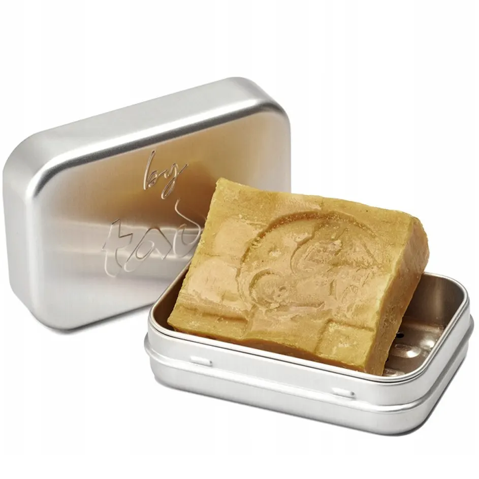 mydelniczka-mydlo-podrozne-tade Kompaktowa aluminiowa mydelniczka z naturalnym mydłem Aleppo – zestaw podróżnika