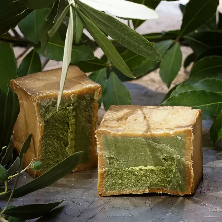 mydło aleppo 40% oleju laurowego w przekroju