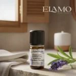 Olejek lawendowy spikowy Florihana 5 ml w aranżacji śródziemnomorskiej łazienki.