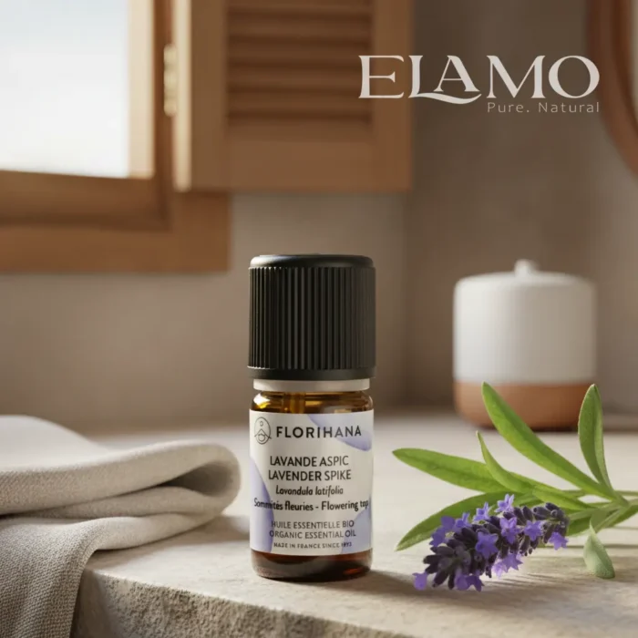 Olejek lawendowy spikowy Florihana 5 ml w aranżacji śródziemnomorskiej łazienki.