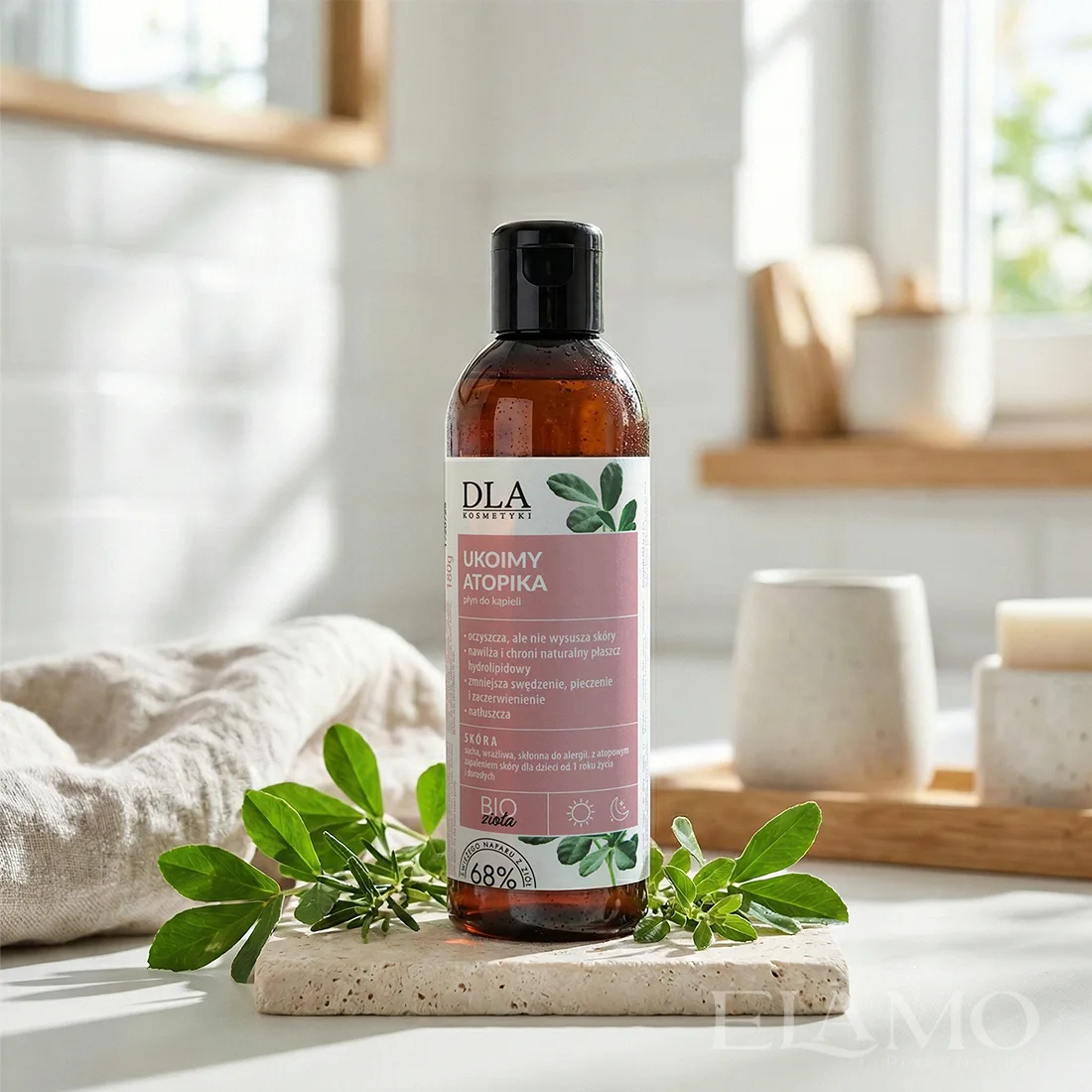 Ukoimy Atopika płyn – płyn do kąpieli dla skóry atopowej, jasna łazienka.