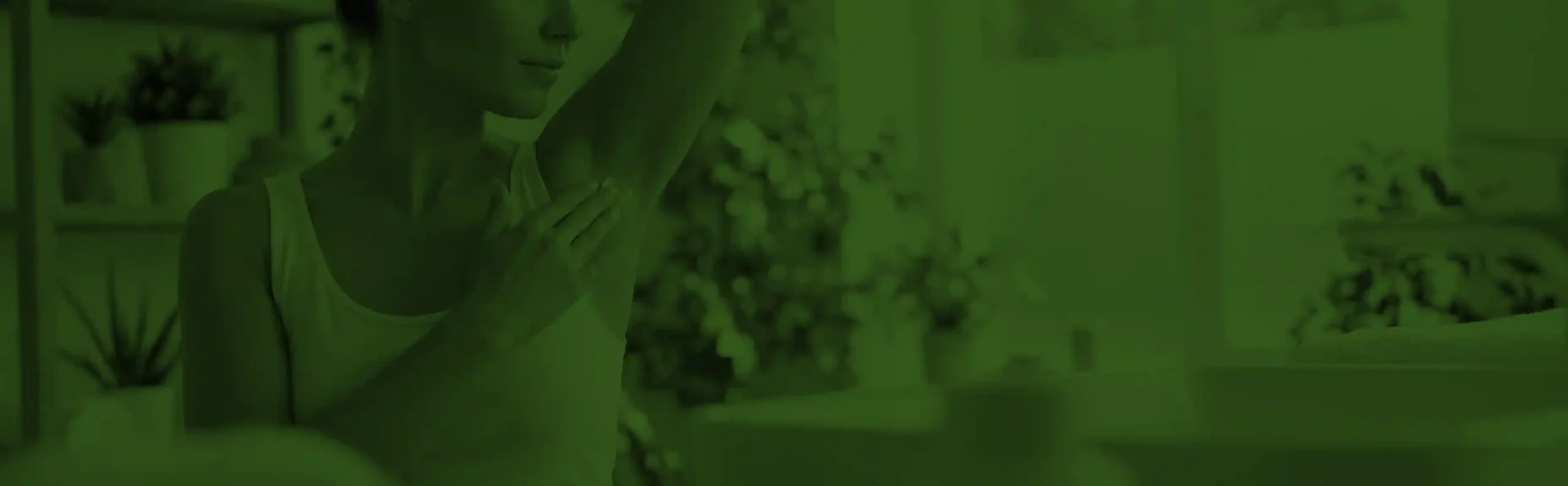 naturalny dezodorant w kremie – aplikacja pod pachą